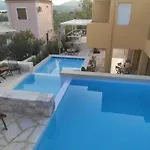 Dimani & Residences מלון 3*