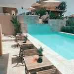 Dimani & Residences מלון גיתיו