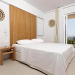 Hotel Dimani & Residences 3*