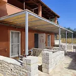 מלון Dimani & Residences 3*